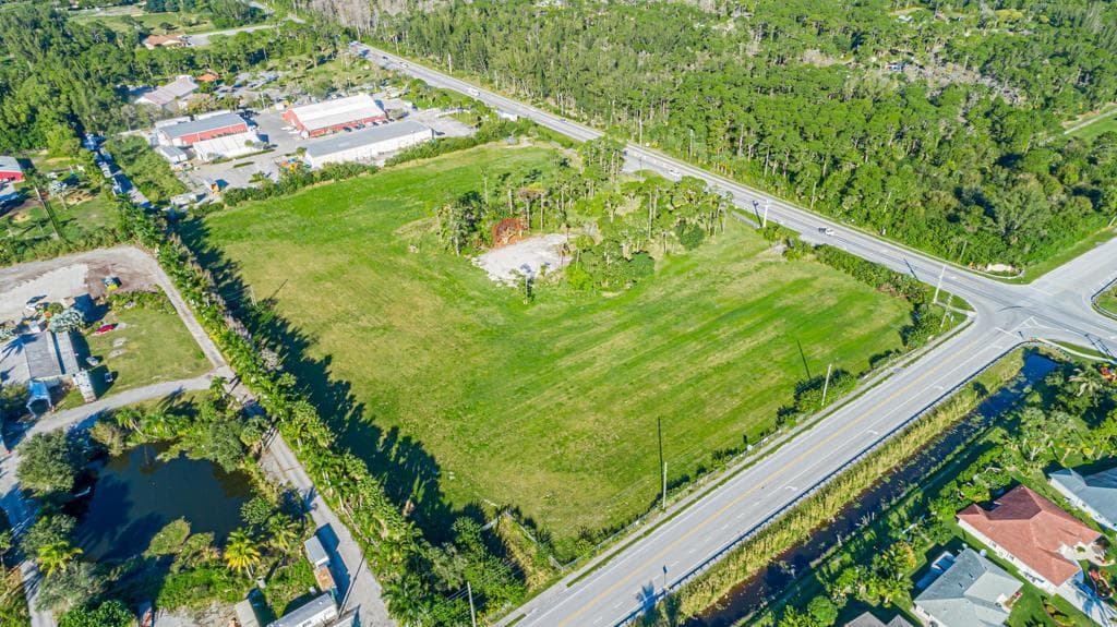 COMMERCIAL LOT