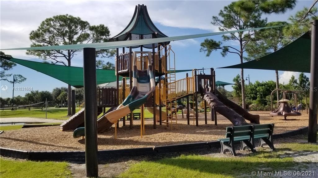 26 Barnsdale Cir, North Port FL 34288