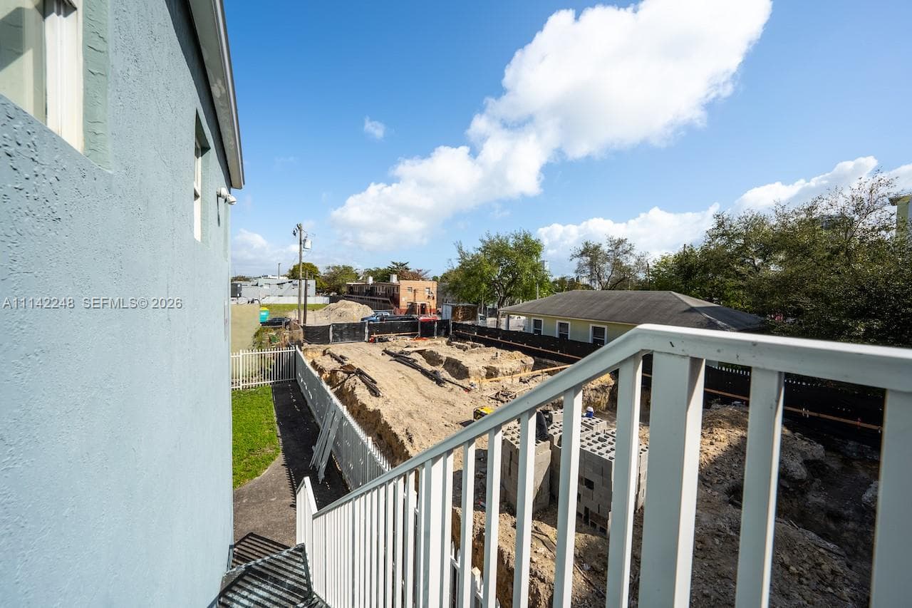 1525-27 NW 3rd Ave, Miami FL 33136