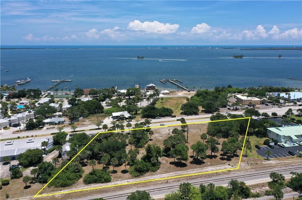 1531 Us Highway 1 Highway, Sebastian FL 32958