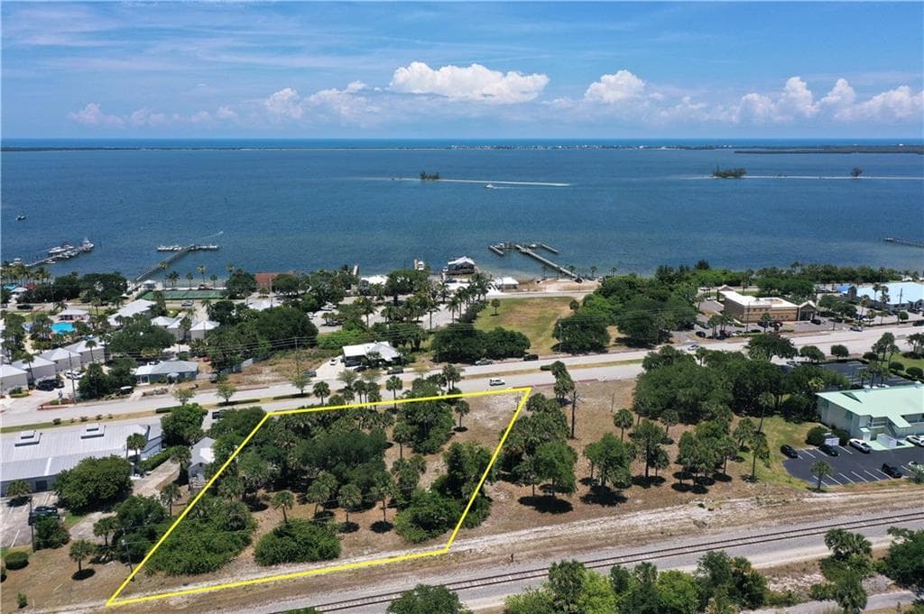 1531 Us Highway 1 Highway, Sebastian FL 32958