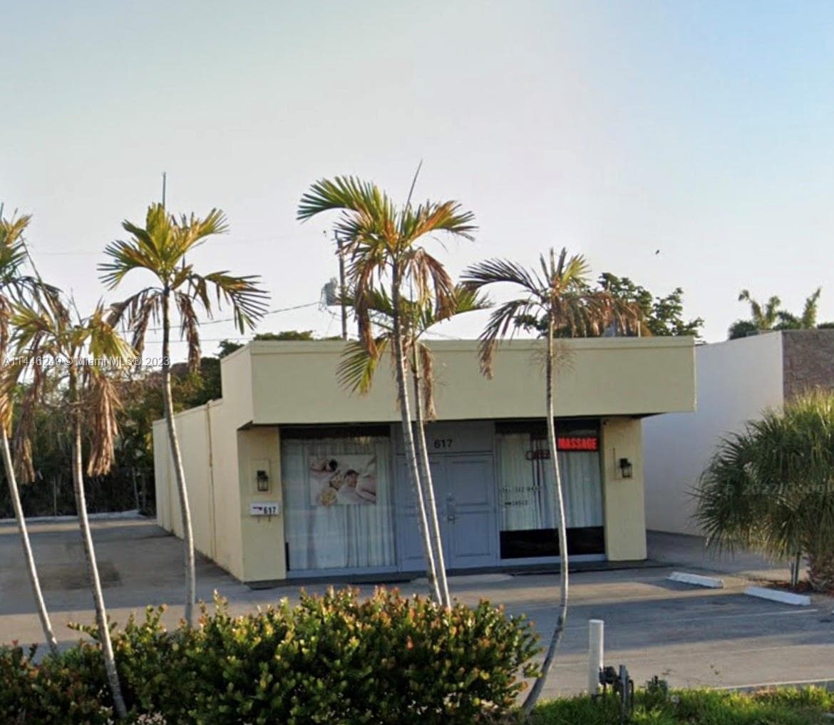 617 Northlake Blvd, North Palm Beach FL 33408