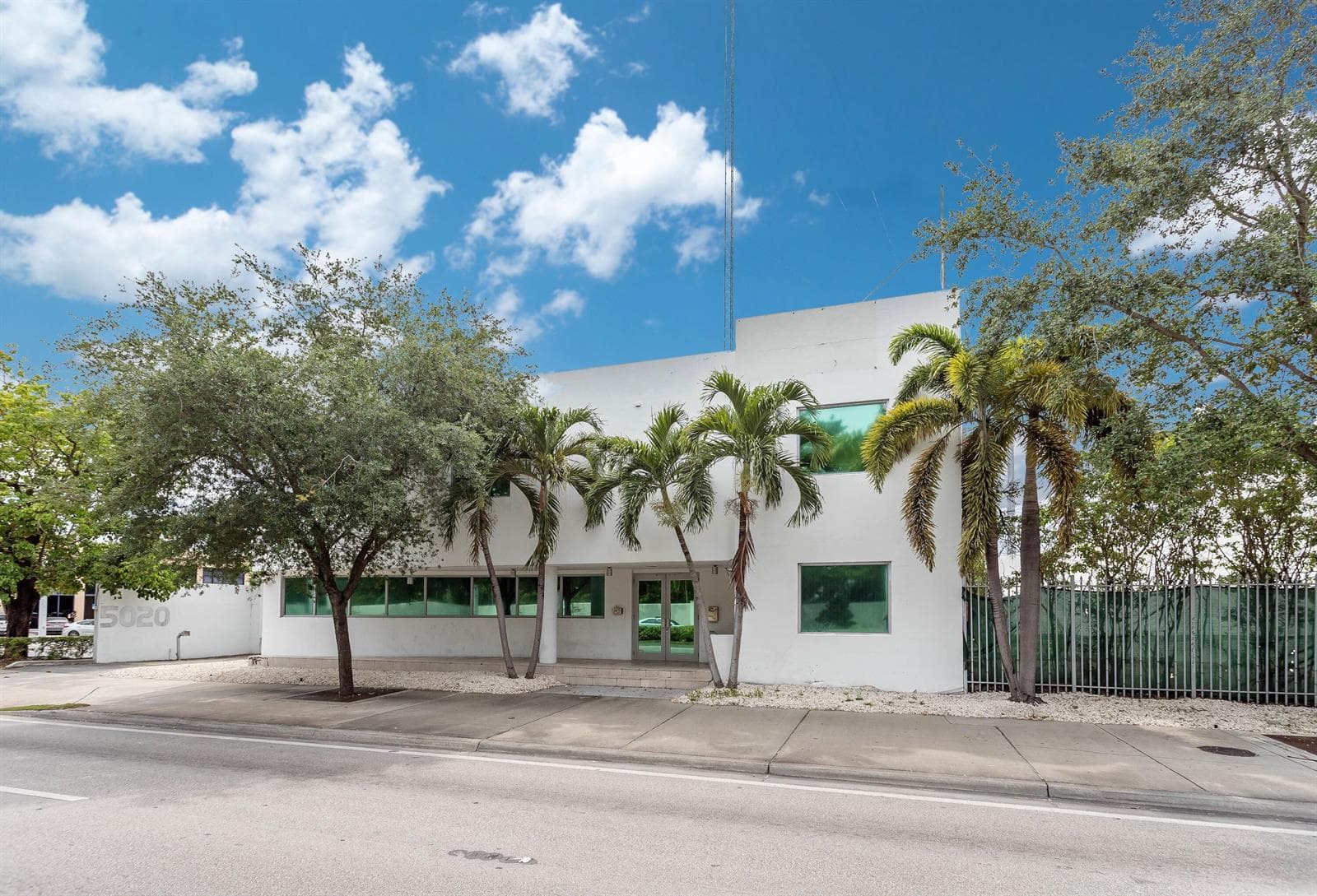 5020 Biscayne Studio - Copy