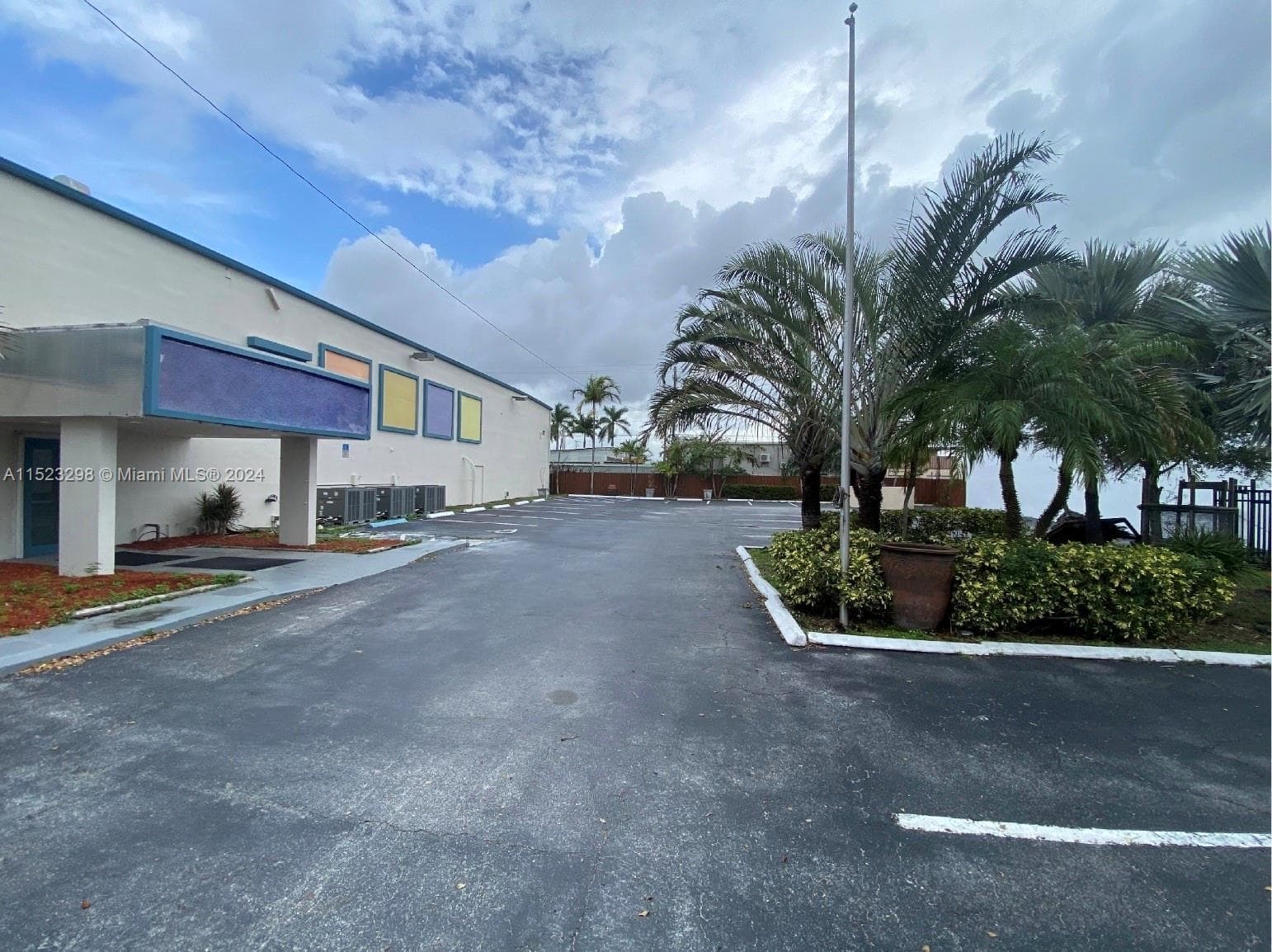 2055 Liberty St, Hollywood FL 33020