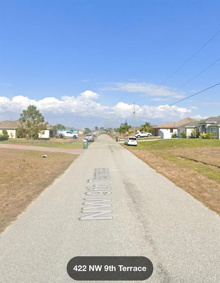 422 NW 9th Terr, Cape Coral FL 33993