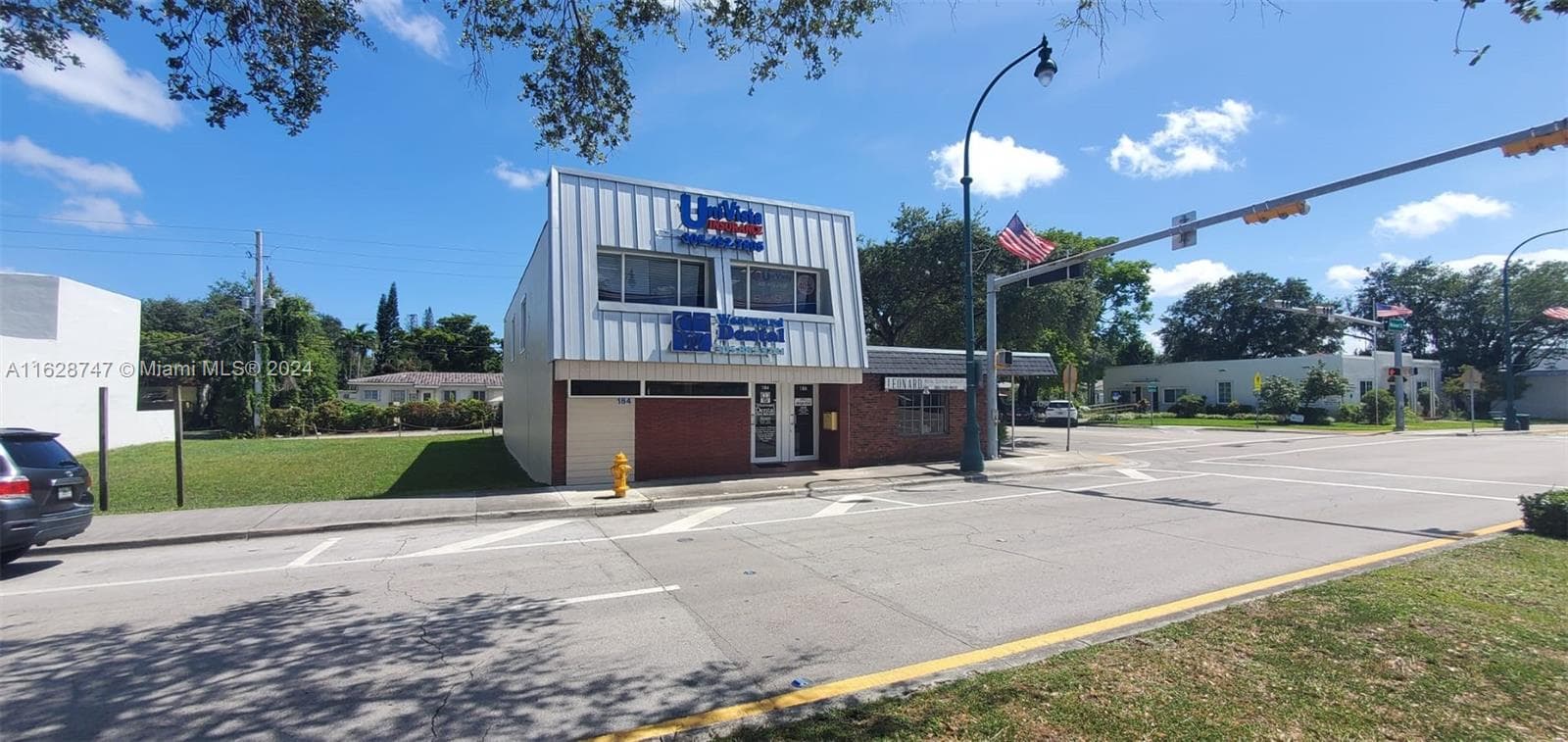 186 Westward Dr, Miami Springs FL 33166