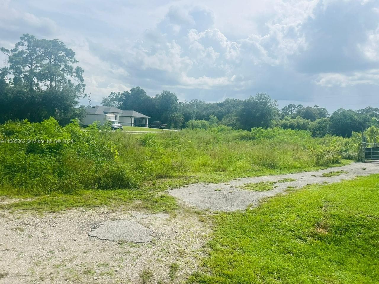805 E 6 st, Lehigh Acres FL 33972