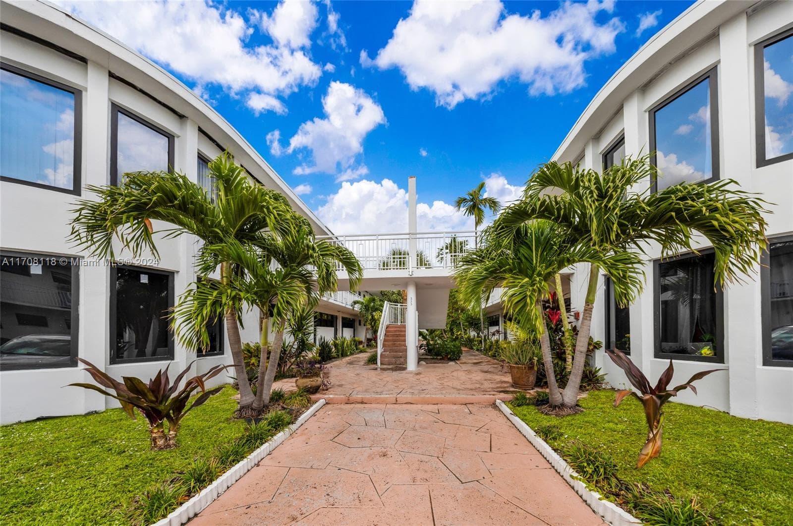 235 78th St, Miami Beach FL 33141