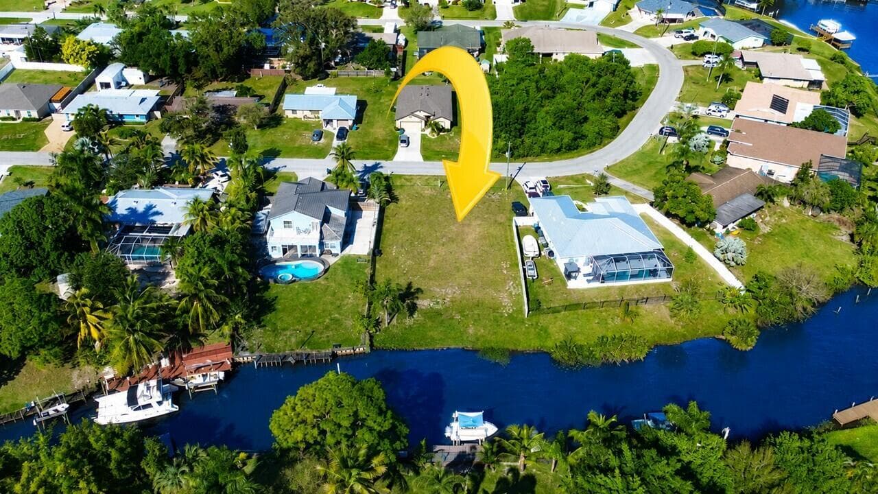 178 NE Dominican Terrace, Port St. Lucie FL 34983