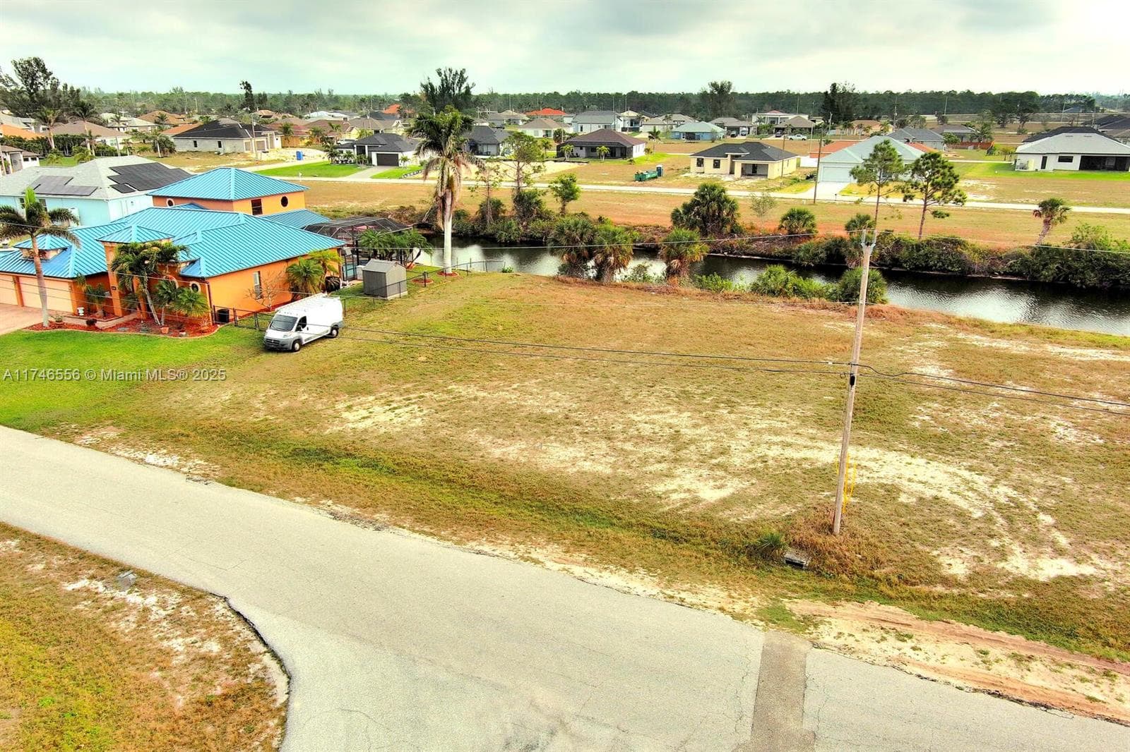 1939 NW 34th Pl, Cape Coral FL 33993