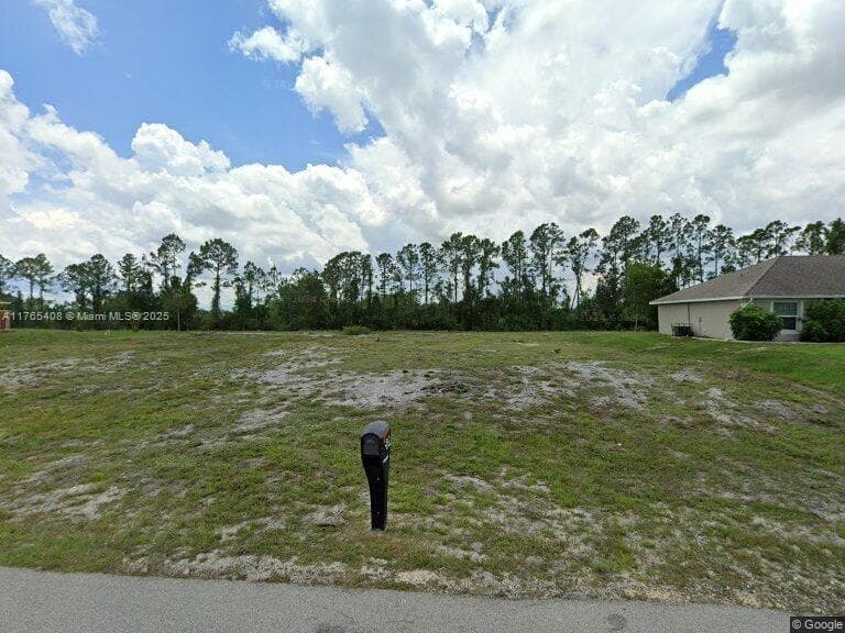 507 Willowbrook Dr., Lehigh Acres FL 33972