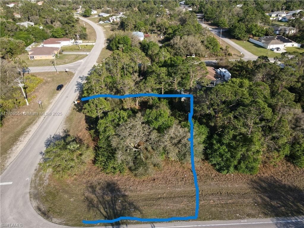 211 BELL BLVD S, Other City - In The State Of Florida FL 33974