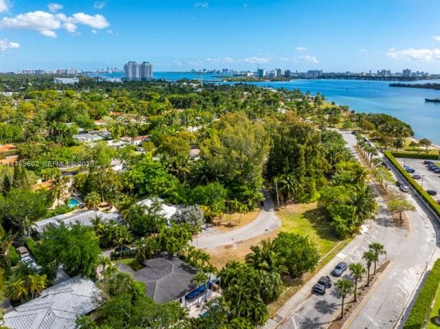 890 NE 70th St, Miami FL 33138