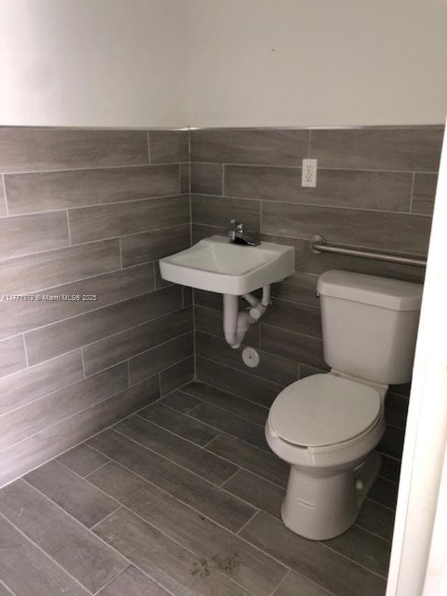 2201 NW 27th Ave # 2201, Miami FL 33142