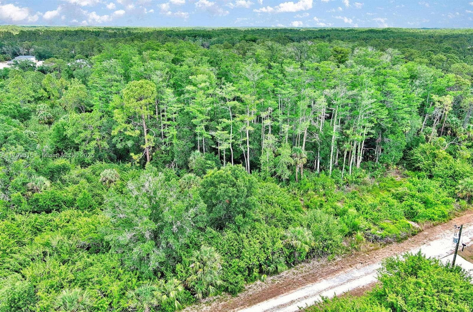 520 Woodman Dr, Lehigh Acres FL 33972