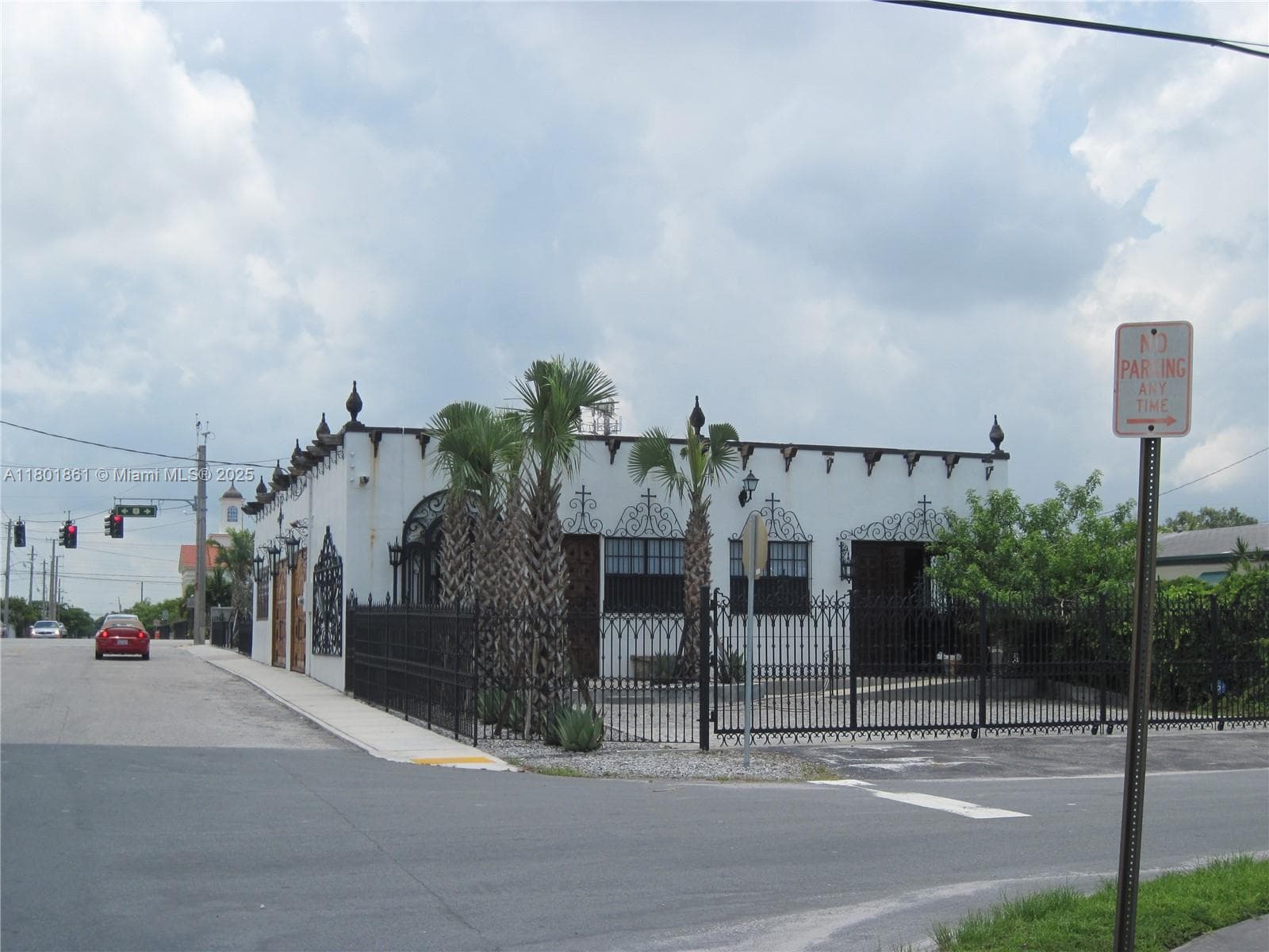 101 NE 1st St, Dania Beach FL 33004