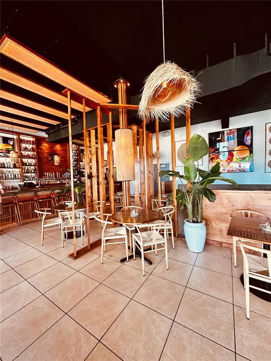 Fort Lauderdale, FL, 33304
