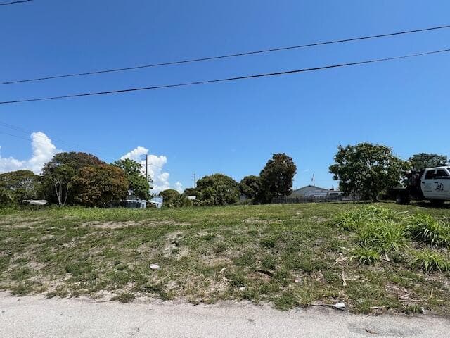 172 W 16th St