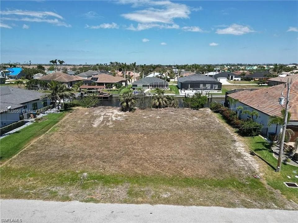 2527 SW 25TH TER, Cape Coral FL 33914