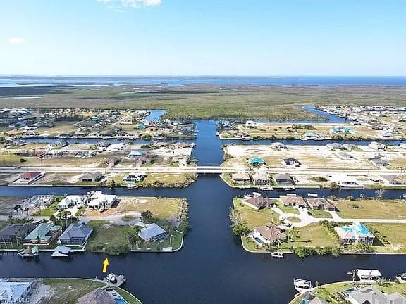 1253 NW 39th Ave, Cape Coral FL 33993