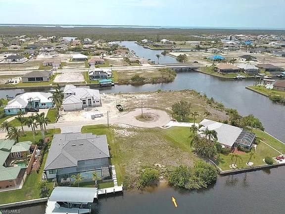 1253 NW 39th Ave, Cape Coral FL 33993