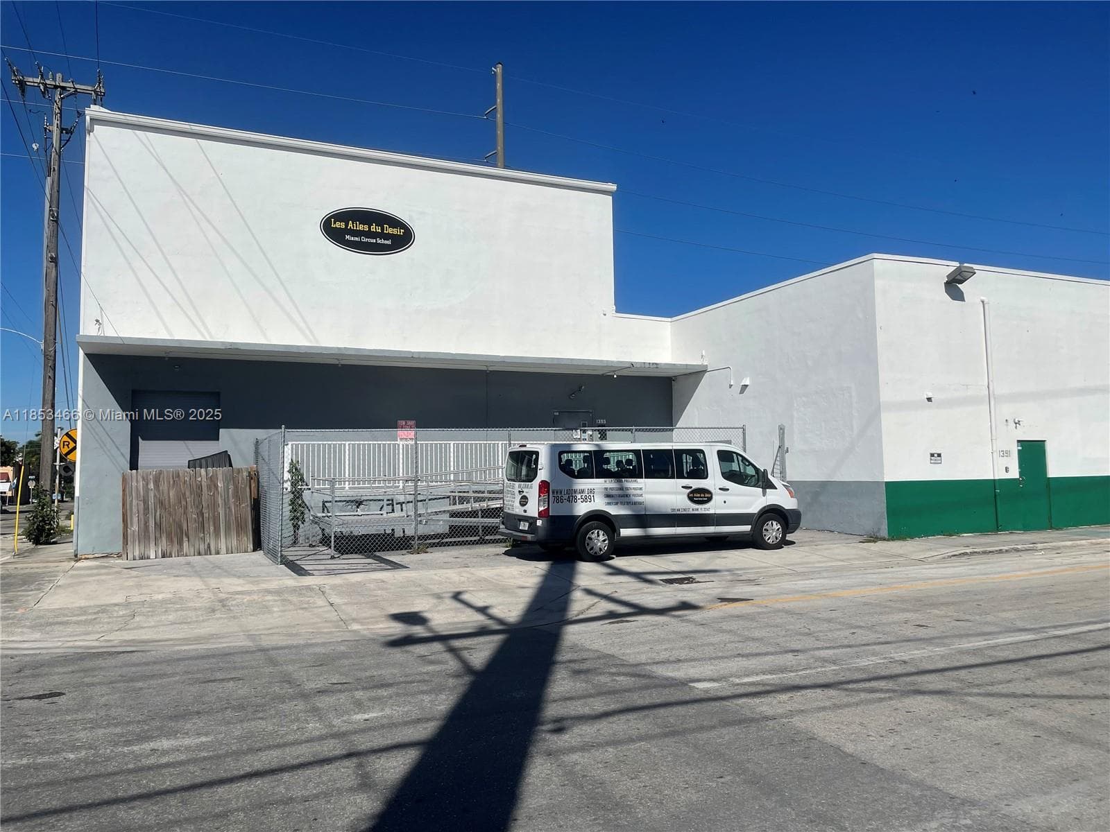 1395 NW 22nd St, Miami FL 33142