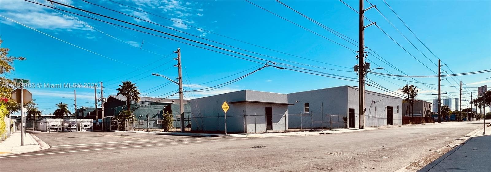 1031 NW 21st St, Miami FL 33127
