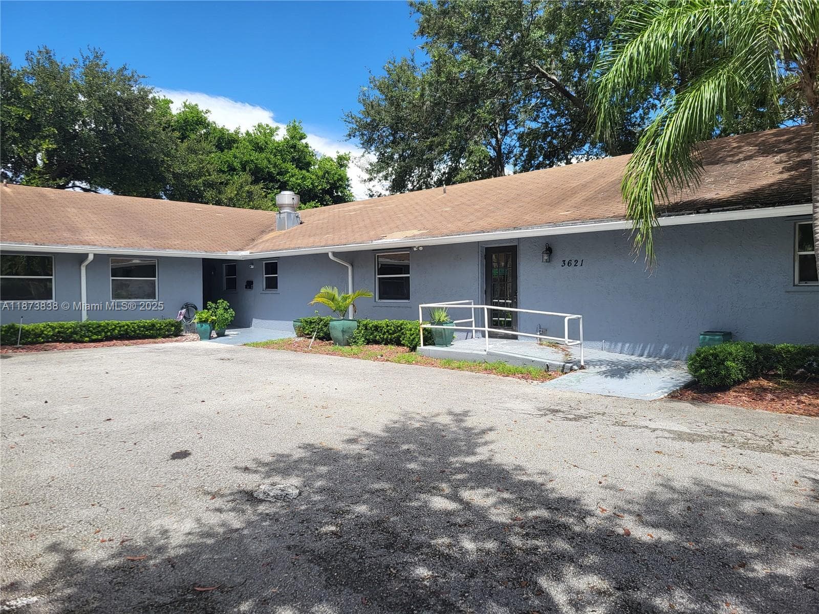 3621 NW 90th Ter, Sunrise FL 33351