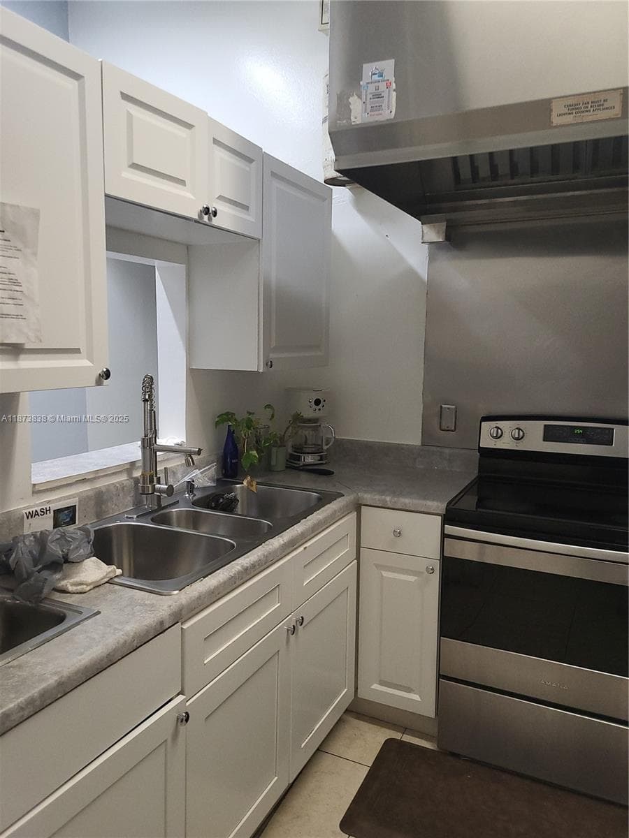 3621 NW 90th Ter, Sunrise FL 33351