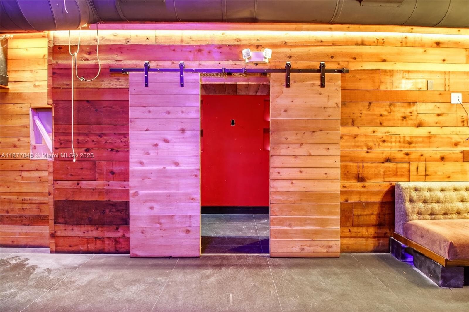 1216 Washington AVE, Miami Beach FL 33139