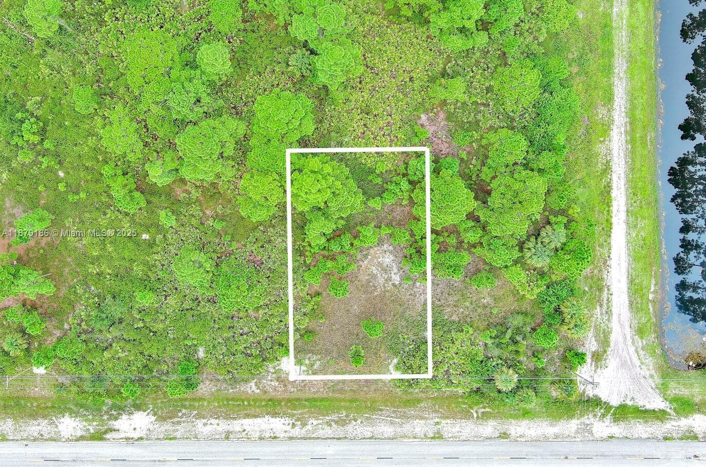 702 Eisenhower Blvd, Lehigh Acres FL 33974