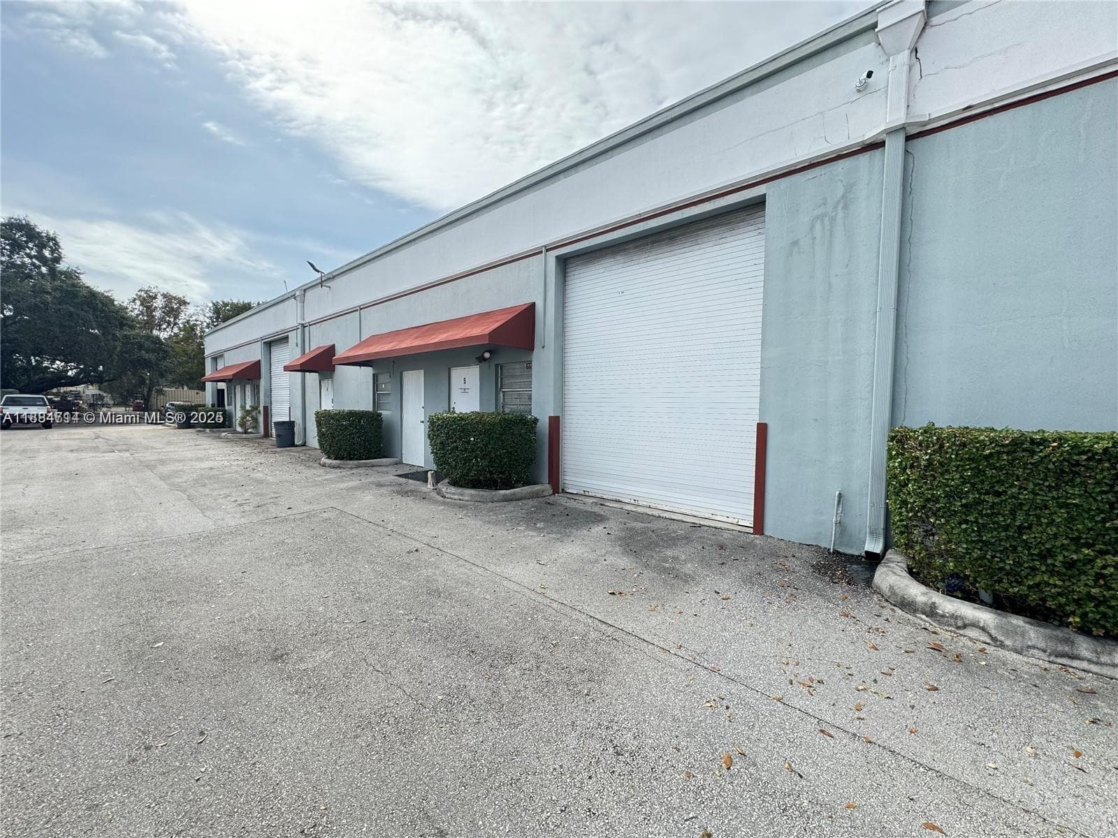2870 Stirling Rd, Hollywood FL 33020