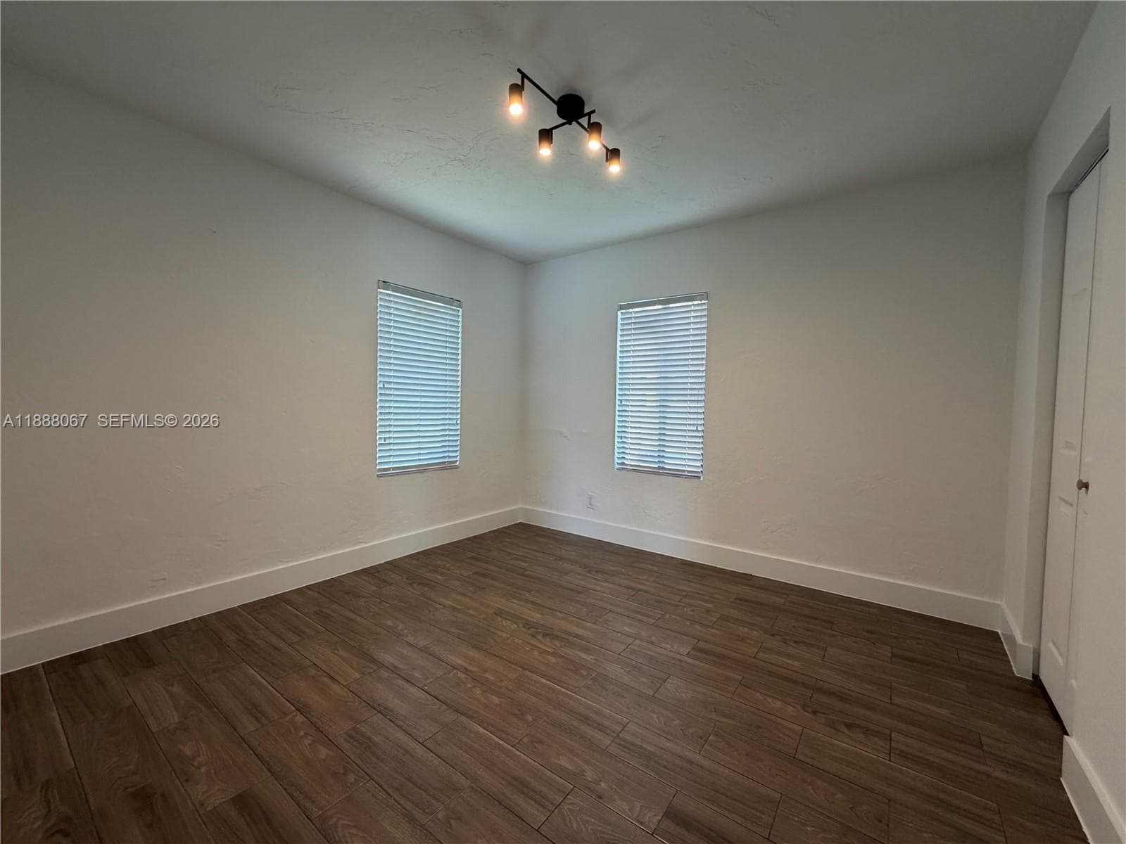 107 W Pembroke Rd, Hallandale Beach FL 33009