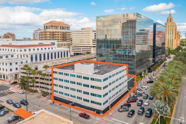 299 Alhambra Cir # 321, Coral Gables FL 33134