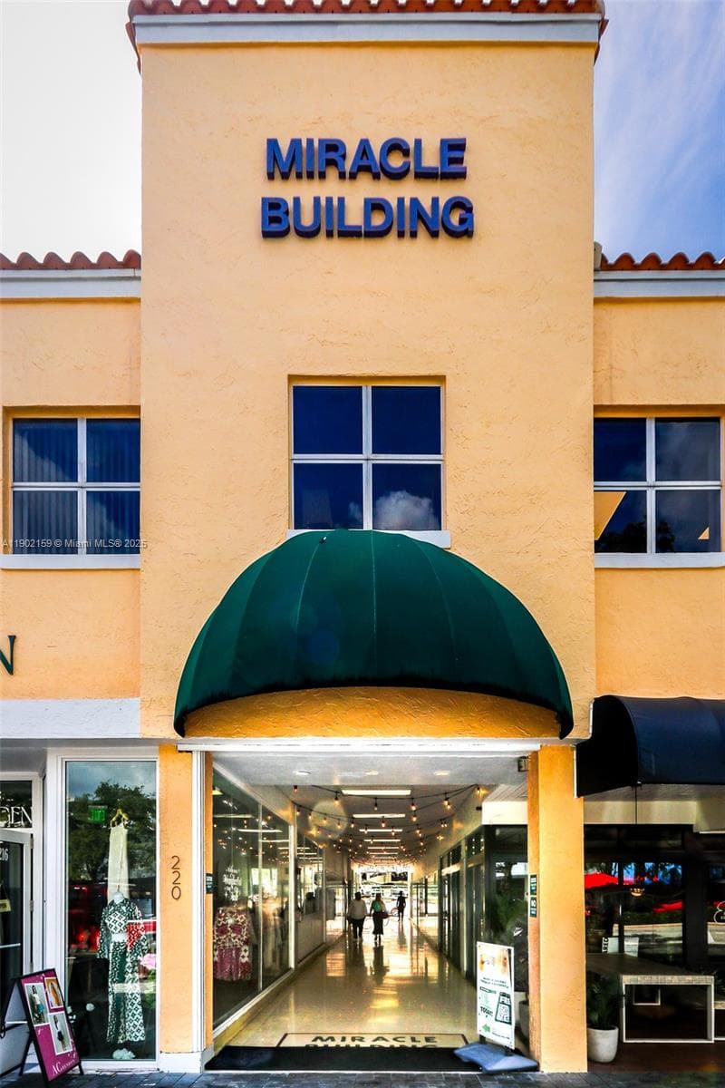 220 Miracle Mile, Coral Gables FL 33134