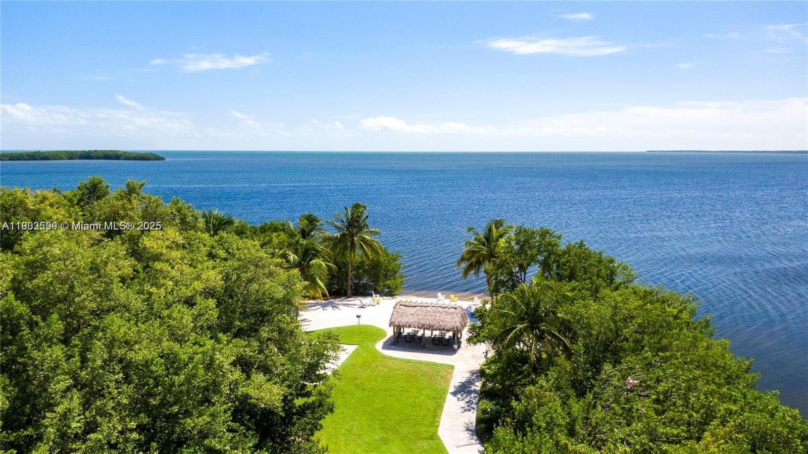 5863 Paradise Point Dr, Palmetto Bay FL 33157