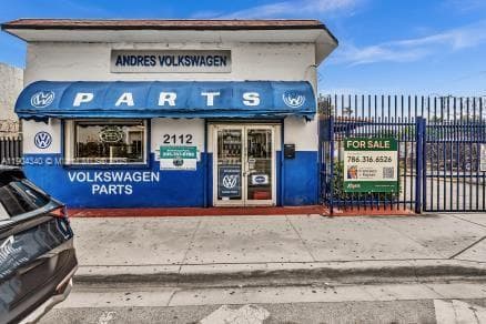 2112 NW 36th St, Miami FL 33142