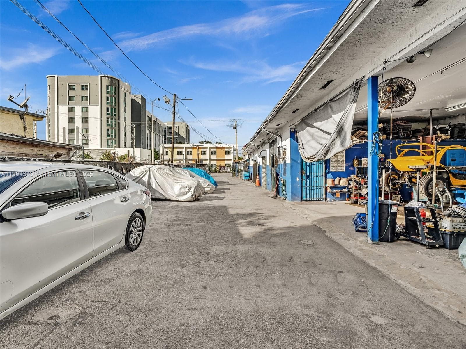 2112 NW 36th St, Miami FL 33142
