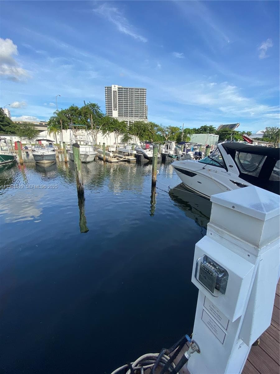 1700 NW North River Dr. #51, Miami FL 33125