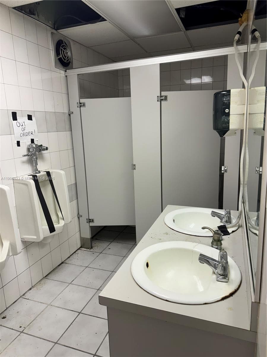 12495 NE 2nd Ave, North Miami FL 33161