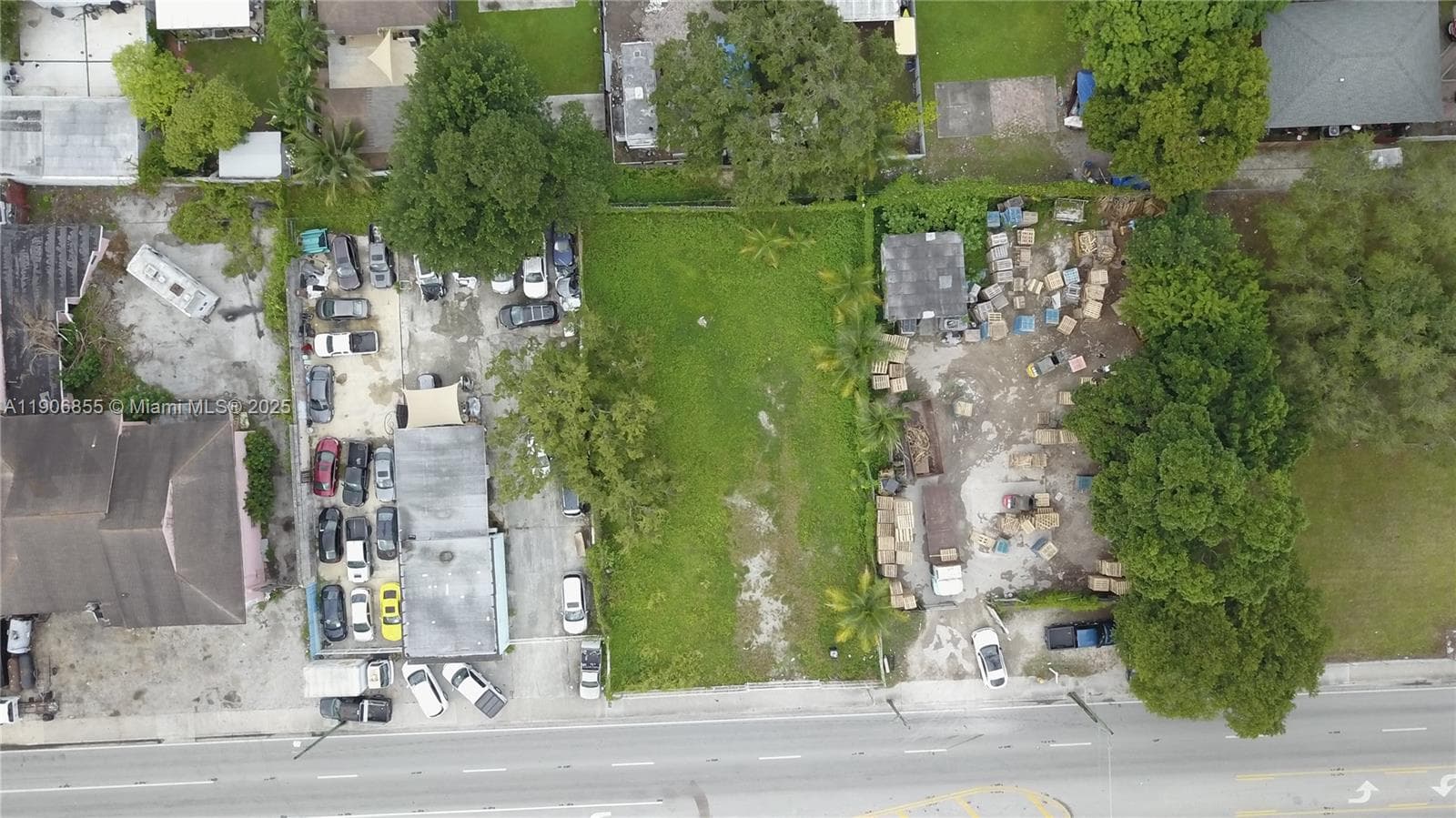 3039 NW 54th St, Miami FL 33142