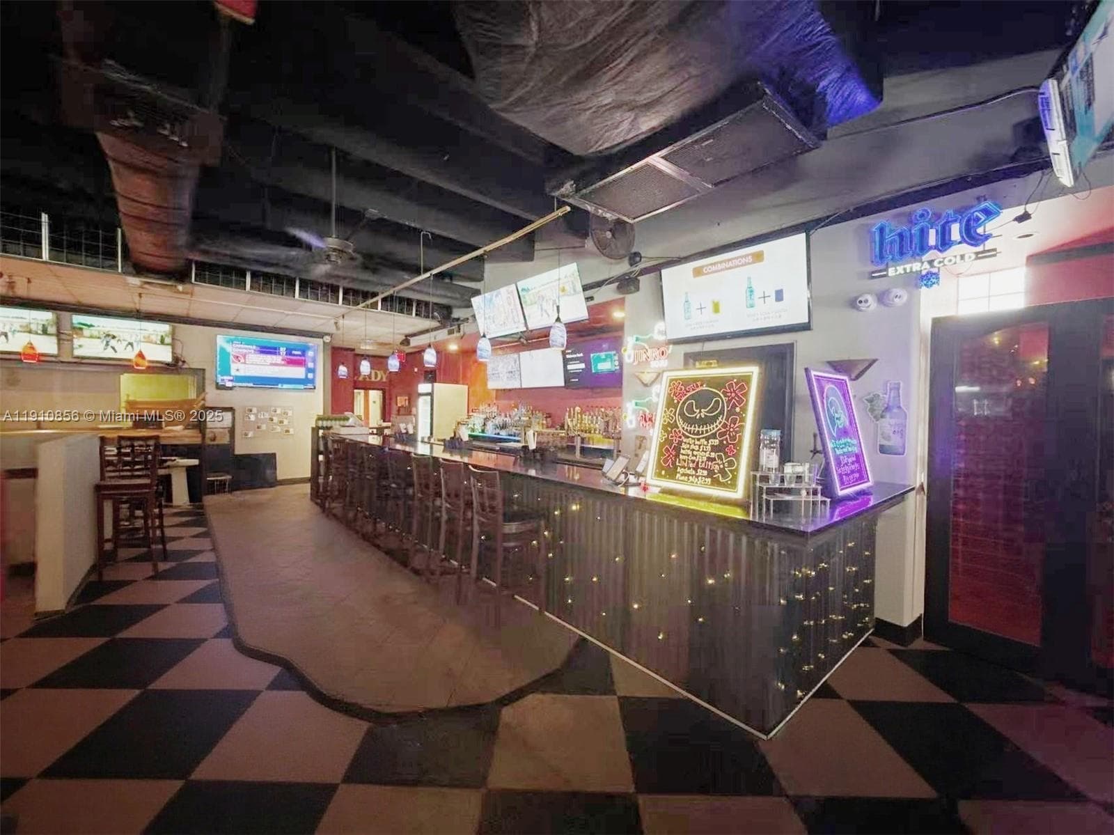 7225 W OKALAND PARD BLVD, Lauderhill FL 33313