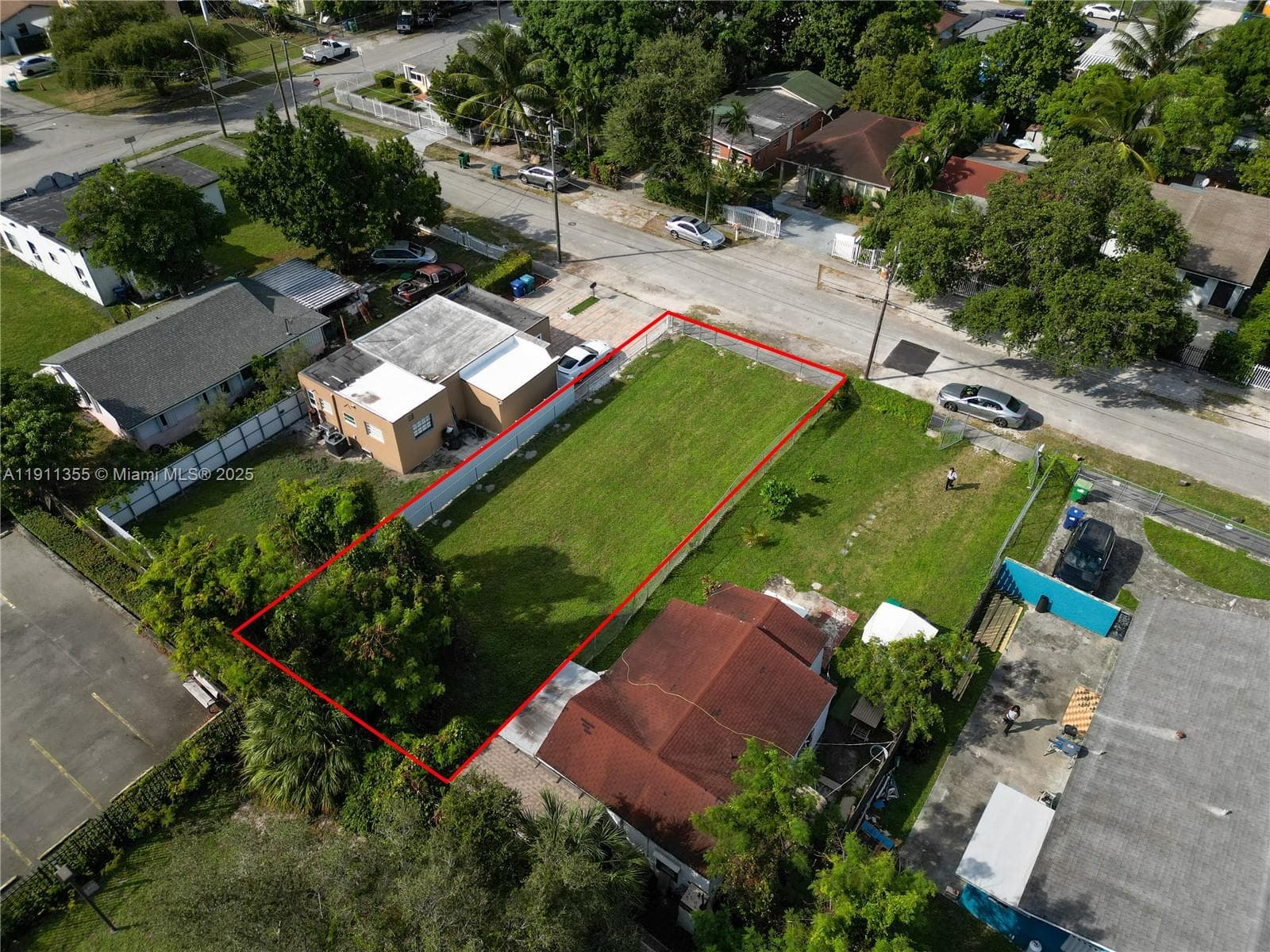 2368 NW 55th St, Miami FL 33142