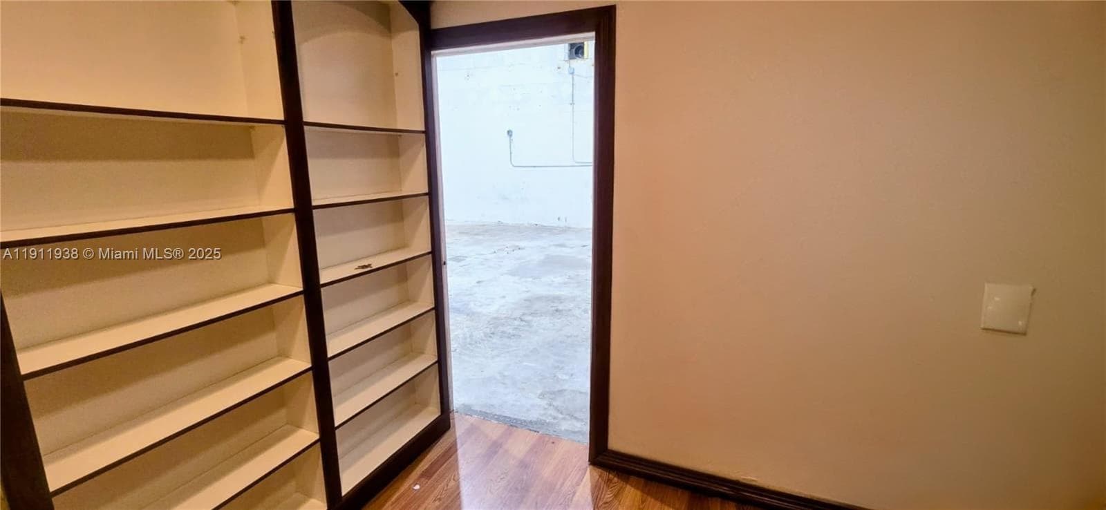 2954 W 84th St # 118, Hialeah FL 33018
