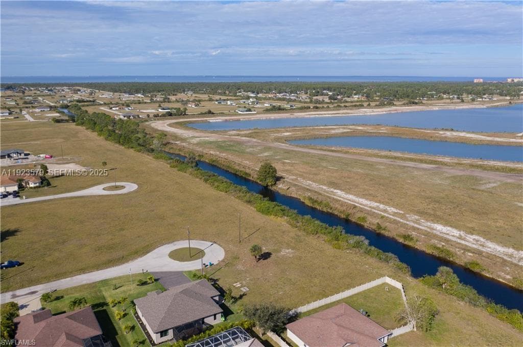 3923 NW 33RD PL, Cape Coral FL 33993