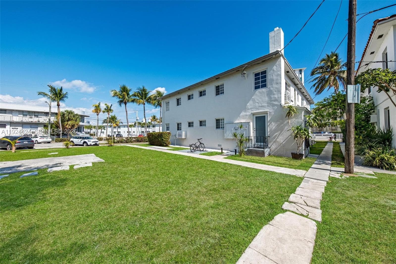 7124 Bay Dr, Miami Beach FL 33141