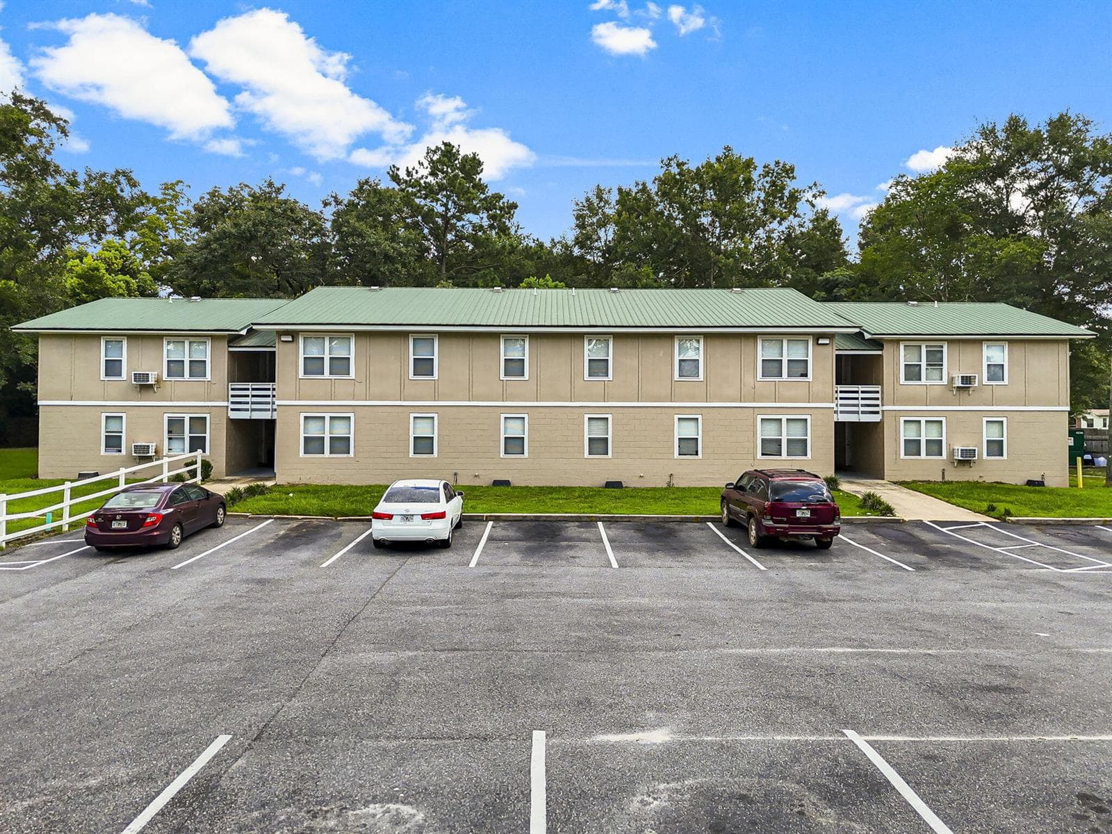 1-web-or-mls-872-deerwood-ln
