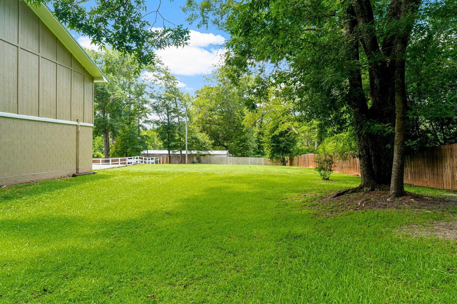 24-web-or-mls-872-deerwood-ln