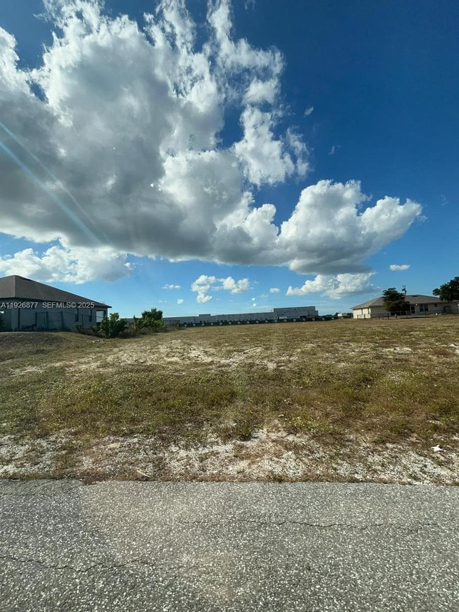 2002 NW 3 TER, Cape Coral FL 33993