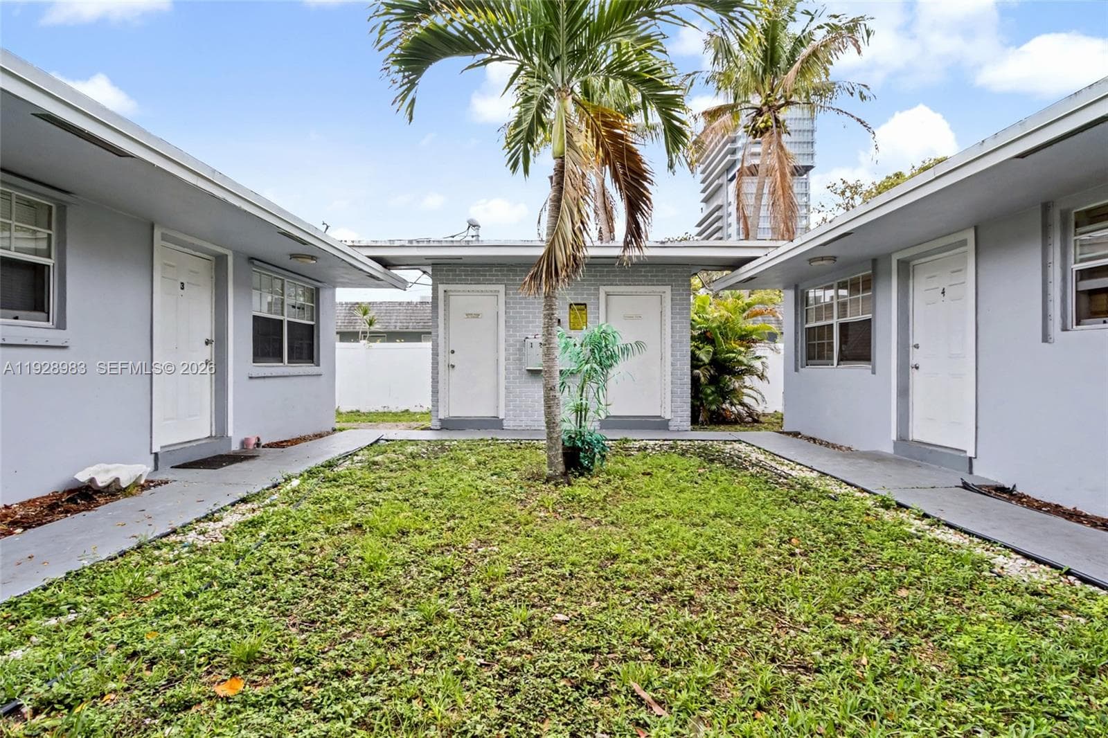 923 SE 2nd Ave # 6, Hallandale Beach FL 33009
